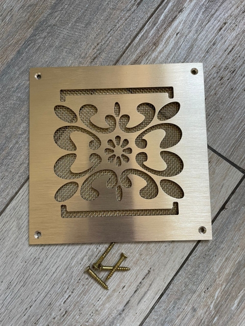 Латунная вентиляционная решётка шлифованная ЛР2 150х150