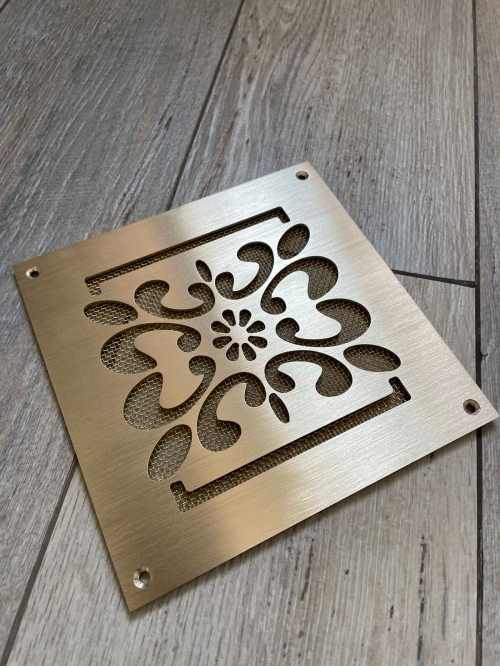 Латунная вентиляционная решётка шлифованная ЛР2 150х150