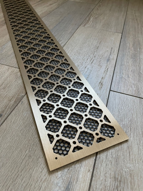 Вентиляционная решётка из латуни шлифованная ЛР09 500х100