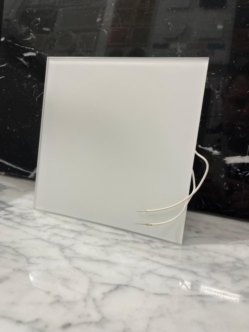 Тонкий бесшумный вытяжной вентилятор для ванной Mmotors ММР-100 матовое стекло квадрат белый 160х160