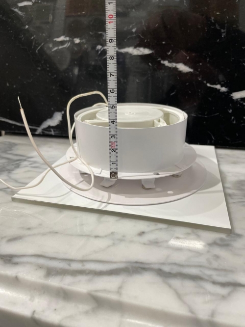 Тонкий бесшумный вытяжной вентилятор для ванной Mmotors ММР-100 матовое стекло квадрат белый 160х160